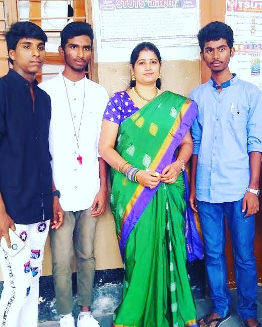 Madhuri teacher 🤩🤩